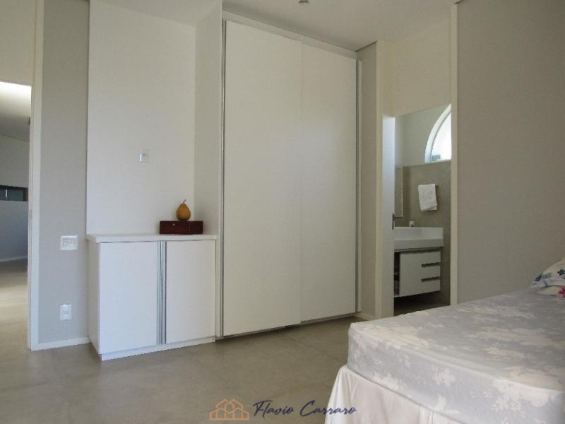 CASA NOVA NO CENTRO - ALTO PADRÃO