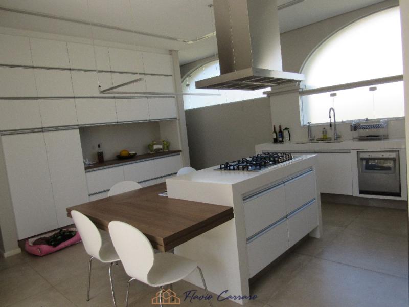 CASA NOVA NO CENTRO - ALTO PADRÃO