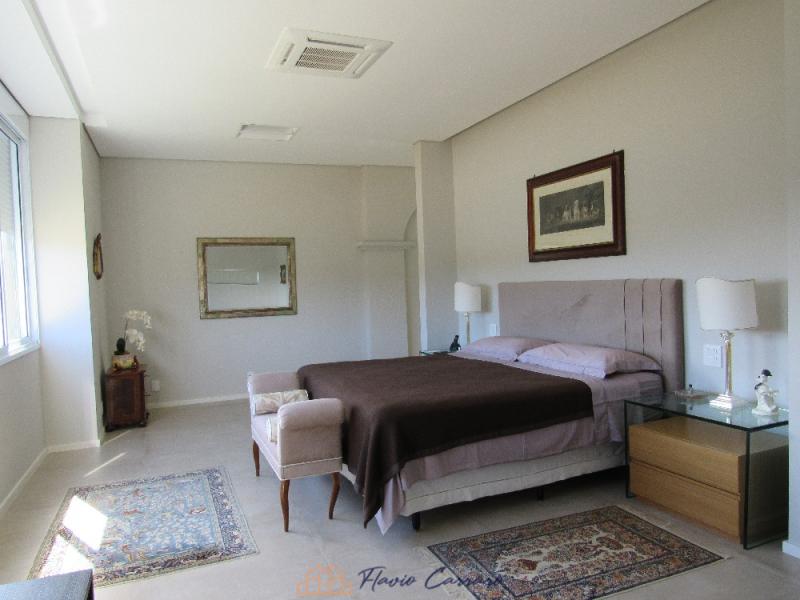 CASA NOVA NO CENTRO - ALTO PADRÃO