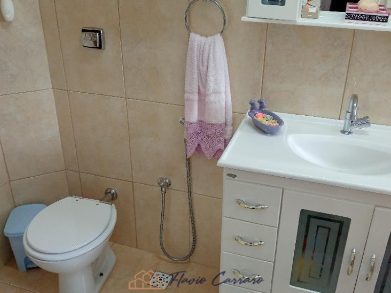 CASA EM CONDOMÍNIO FECHADO