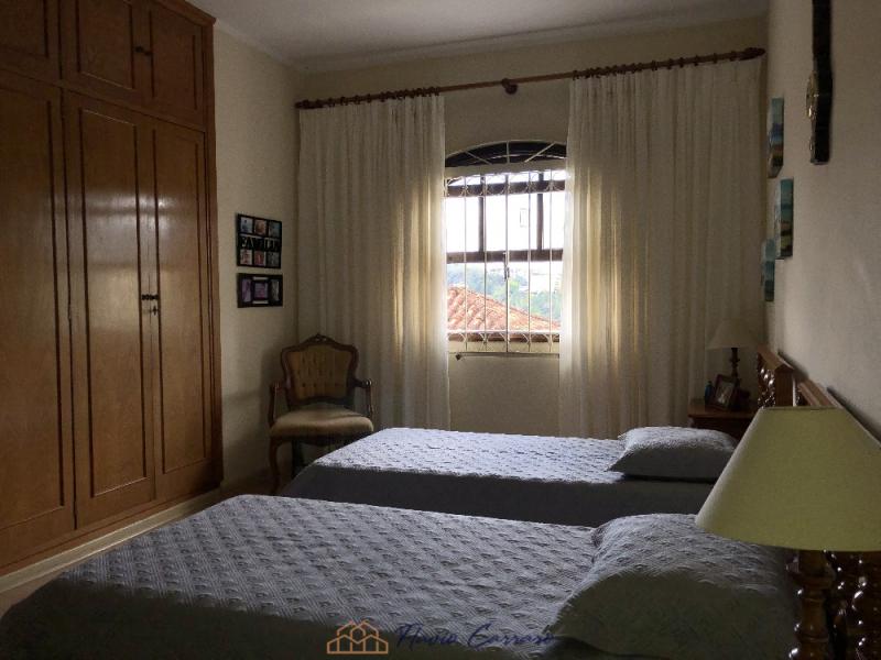 CASA PRÓXIMO AO CENTRO
