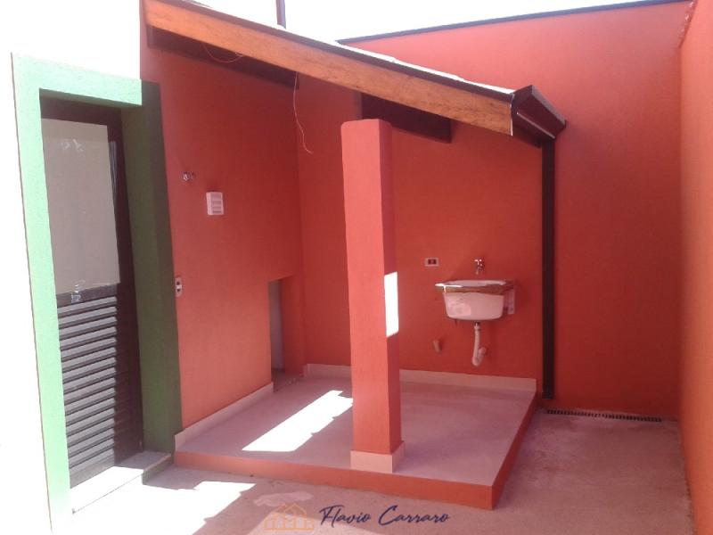 SOBRADO EM CONDOMÍNIO FECHADO