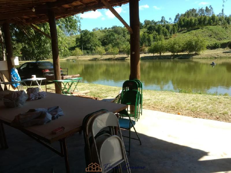 SITIO EM SERRA NEGRA-SP