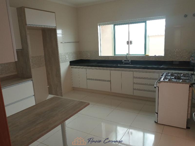 CASA PRÓXIMO AO CENTRO