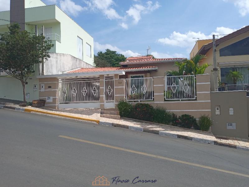 CASA PRÓXIMO AO CENTRO