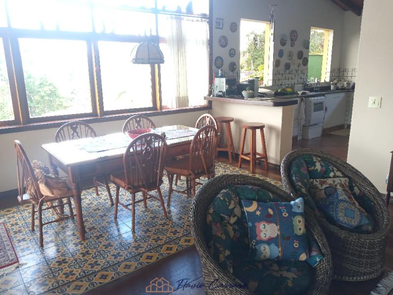 CASA PRÓXIMO AO CENTRO