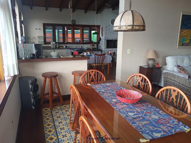 CASA PRÓXIMO AO CENTRO