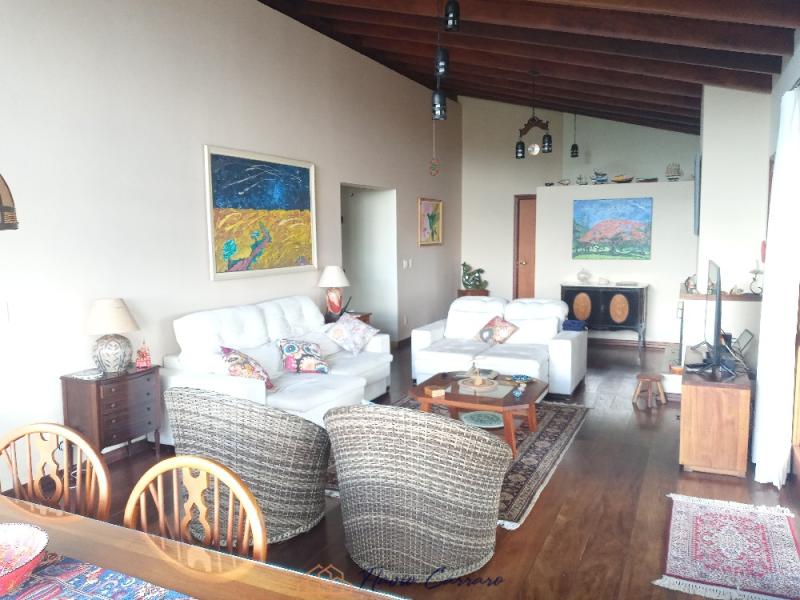 CASA PRÓXIMO AO CENTRO