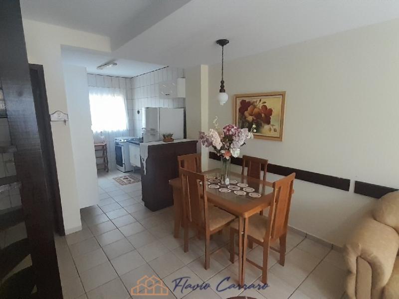 CASA CONDOMINIO FECHADO