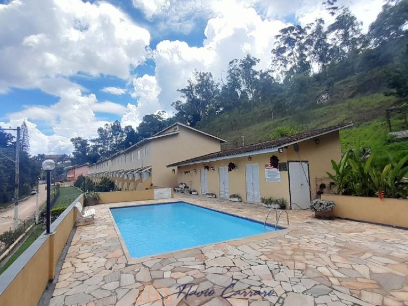 CASA CONDOMINIO FECHADO