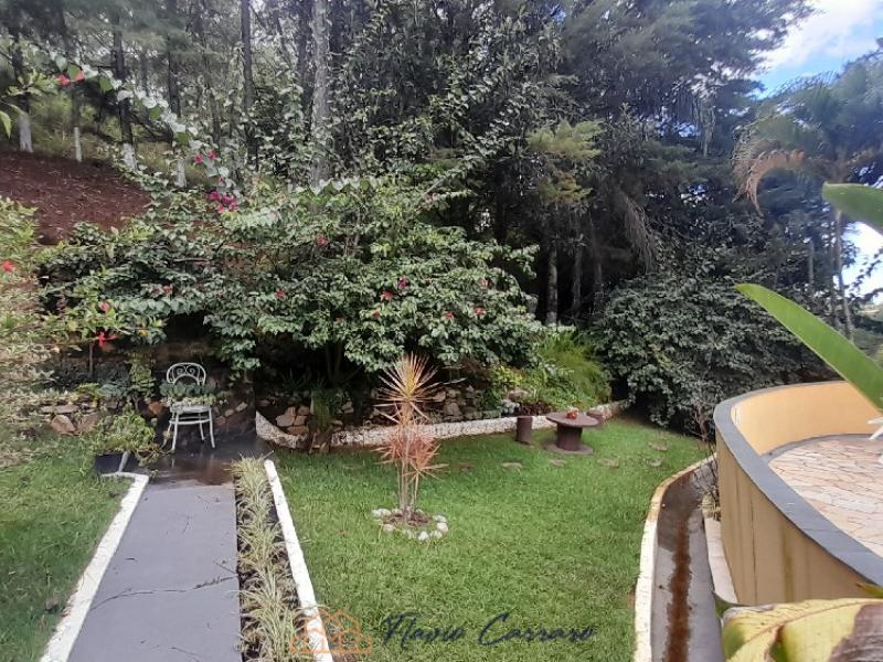 CASA CONDOMINIO FECHADO
