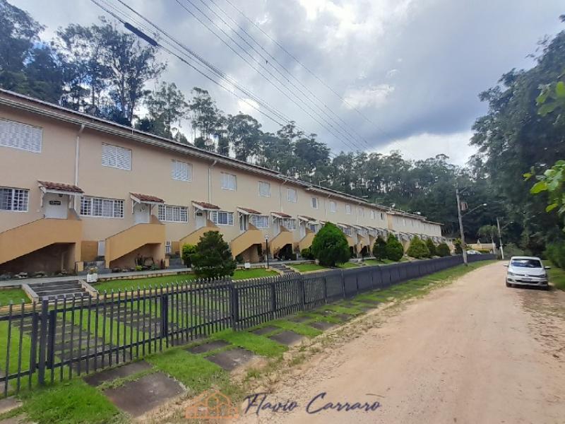 CASA CONDOMINIO FECHADO