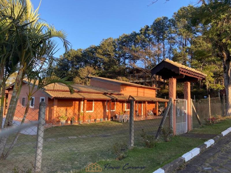 CASA CONDOMINIO FECHADO
