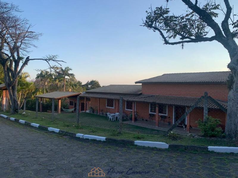 CASA CONDOMINIO FECHADO