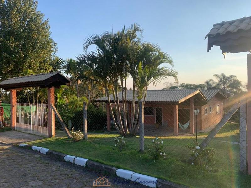 CASA CONDOMINIO FECHADO
