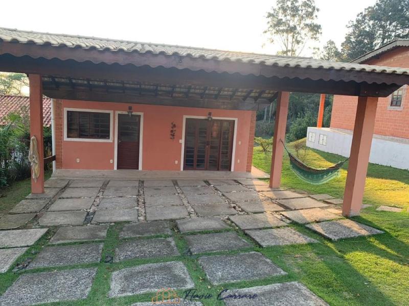 CASA CONDOMINIO FECHADO