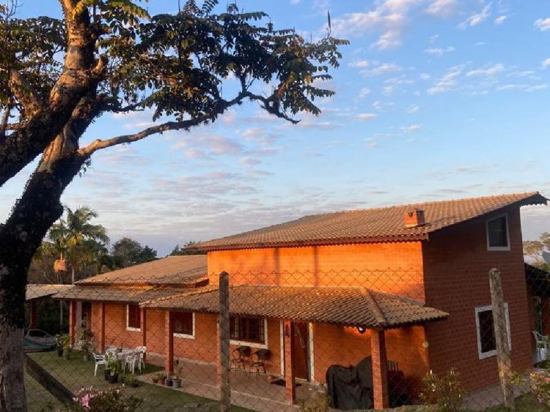 CASA CONDOMINIO FECHADO