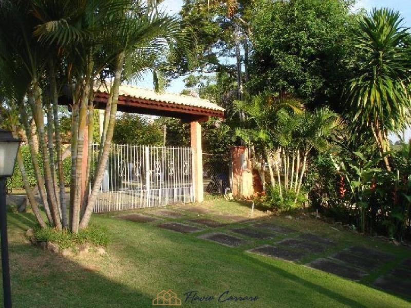 CASA CONDOMINIO FECHADO