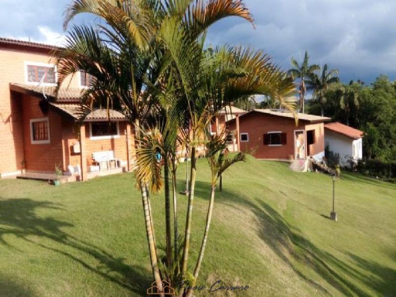 CASA CONDOMINIO FECHADO