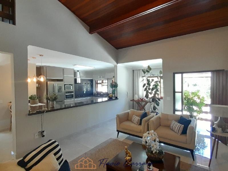 CASA PRÓXIMO AO CENTRO