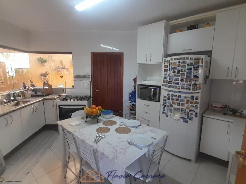 CASA PRÓXIMO AO CENTRO
