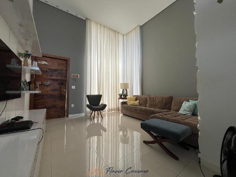 CASA CONDOMINIO FECHADO