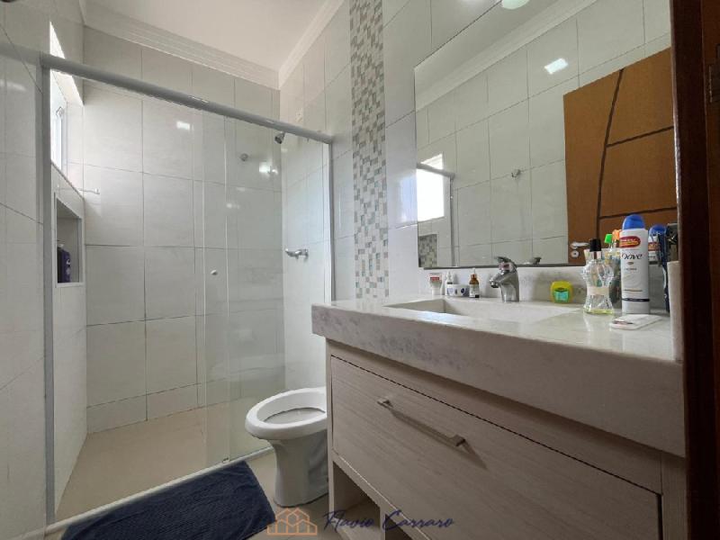 CASA CONDOMINIO FECHADO