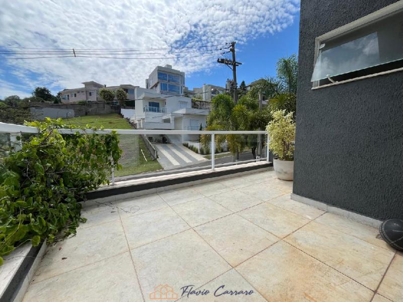 CASA CONDOMINIO FECHADO