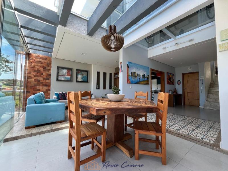 CASA CONDOMINIO FECHADO