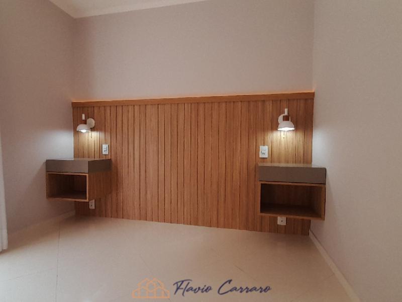 CASA EM CONDOMINIO FECHADO