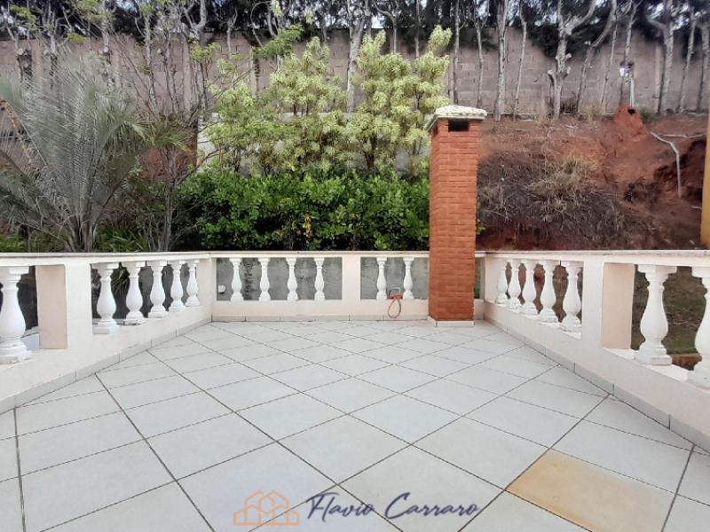 CASA EM CONDOMINIO FECHADO