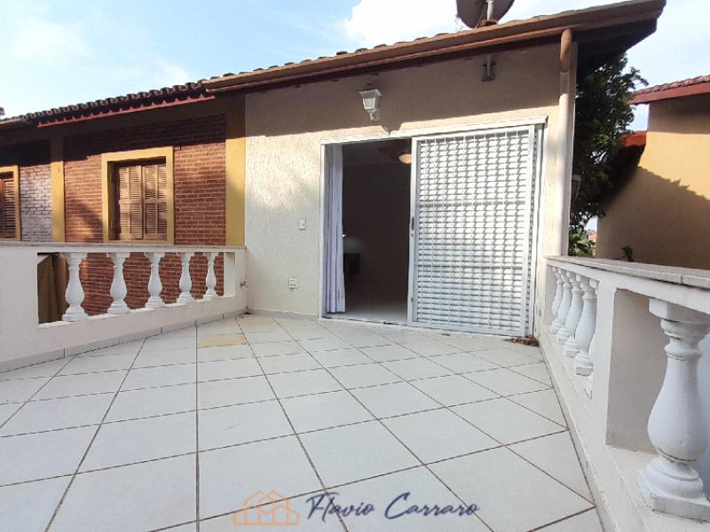 CASA EM CONDOMINIO FECHADO