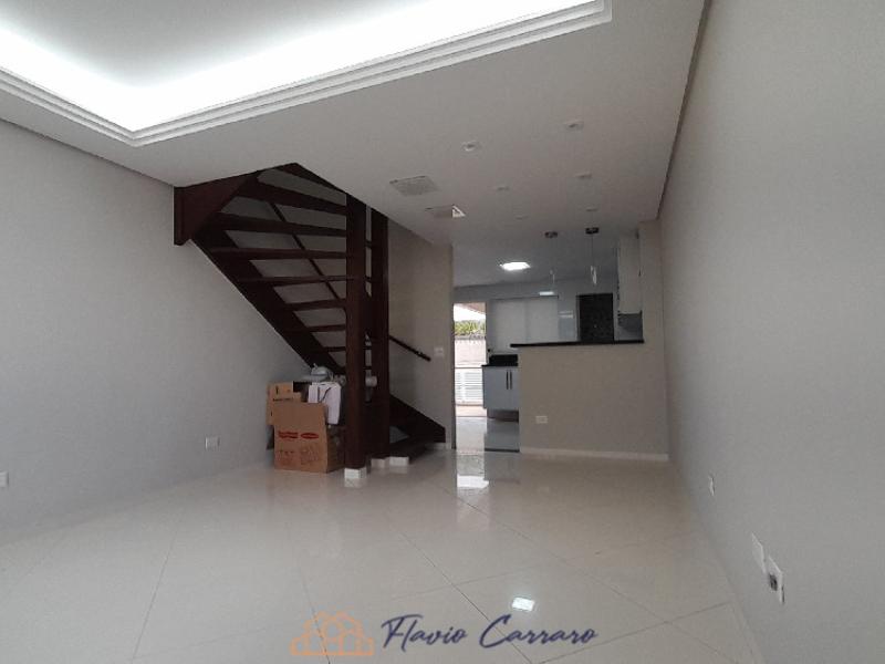 CASA EM CONDOMINIO FECHADO
