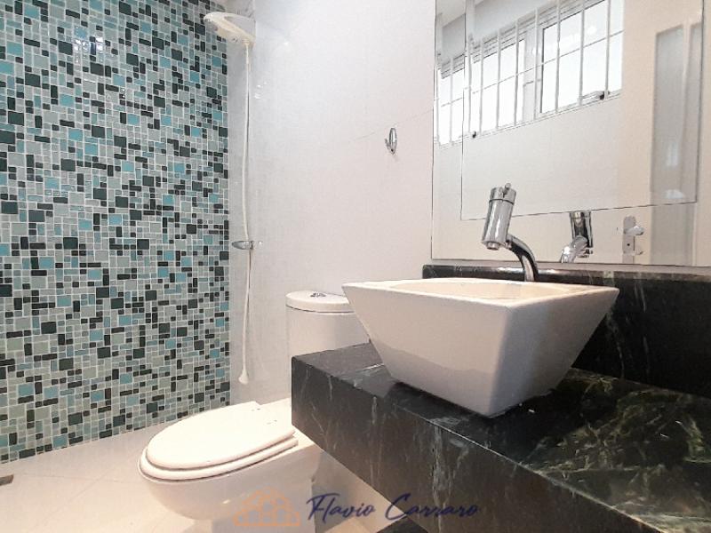 CASA EM CONDOMINIO FECHADO