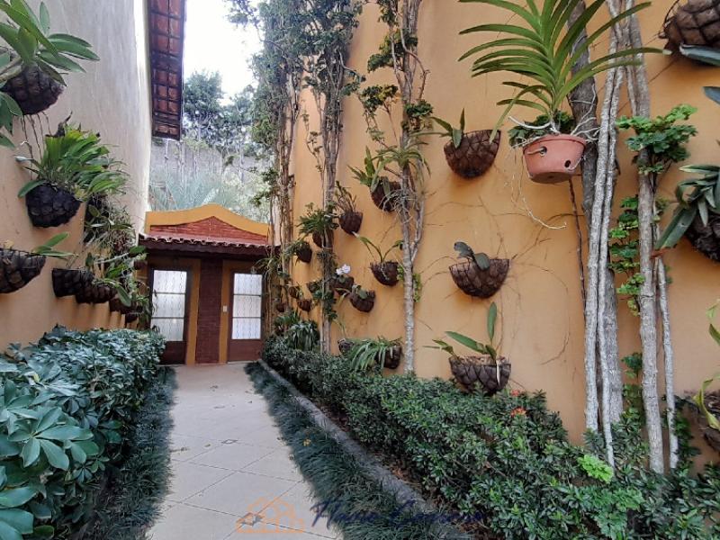 CASA EM CONDOMINIO FECHADO