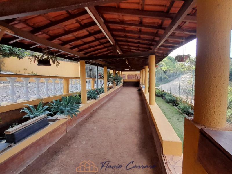 CASA EM CONDOMINIO FECHADO