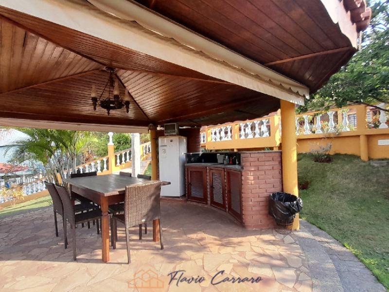 CASA EM CONDOMINIO FECHADO