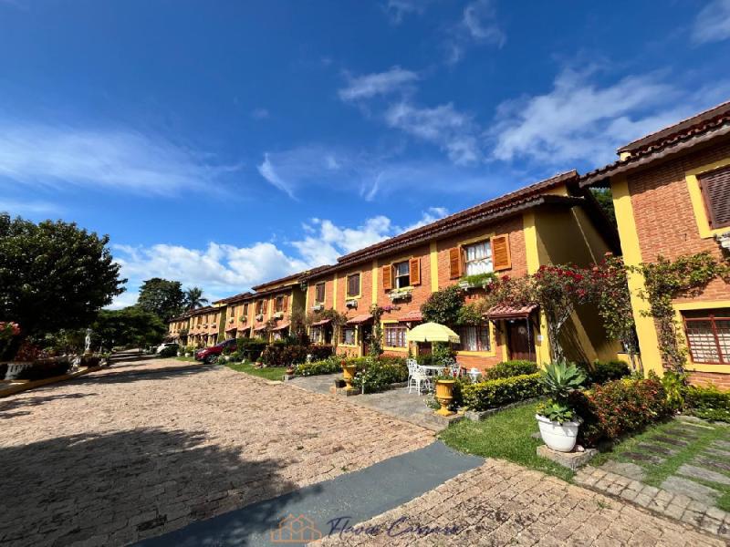 CASA CONDOMINIO FECHACO