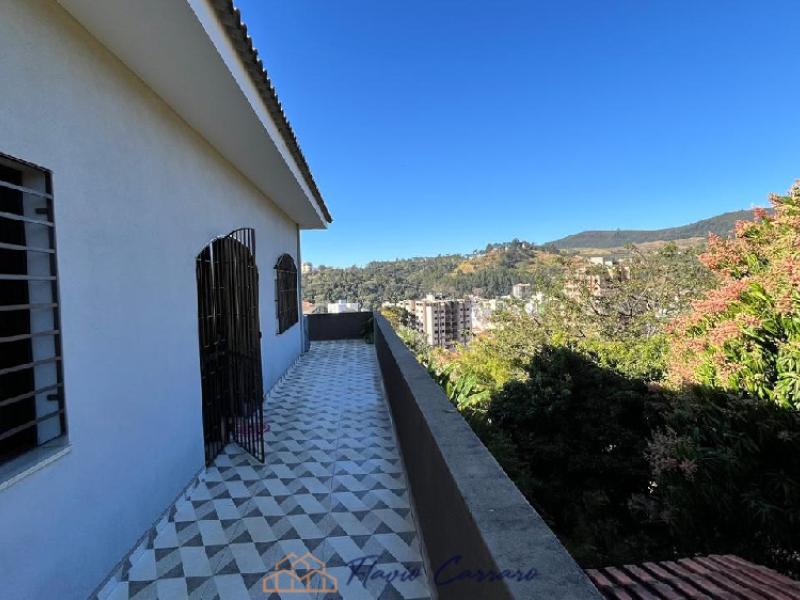 CASA PRÓXIMO AO CENTRO