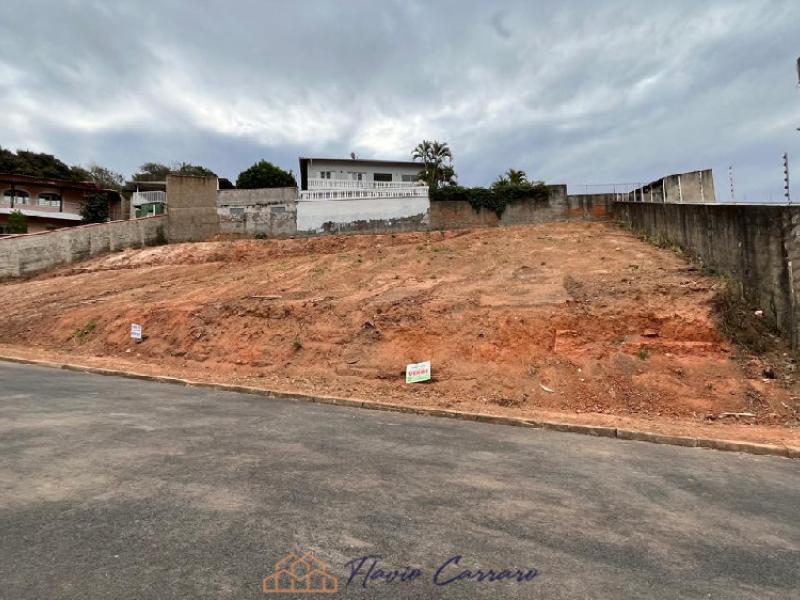 TERRENO PRÓXIMO AO CENTRO