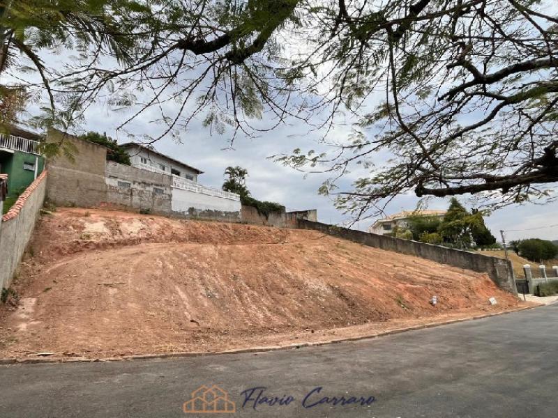 TERRENO PRÓXIMO AO CENTRO