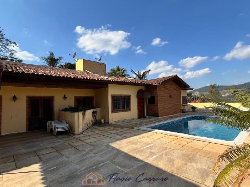 CASA PRÓXIMO AO CENTRO