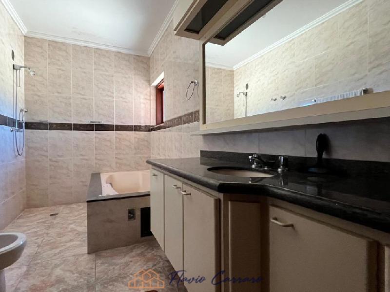 CASA PRÓXIMO AO CENTRO