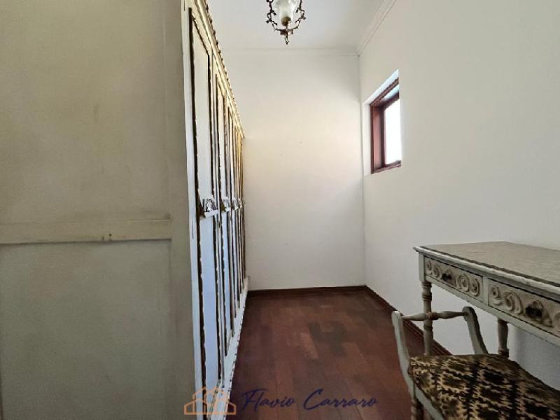 CASA PRÓXIMO AO CENTRO