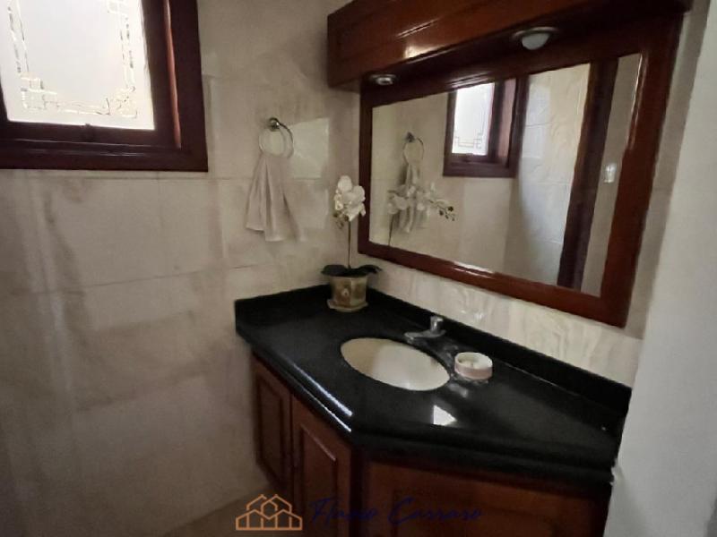 CASA PRÓXIMO AO CENTRO