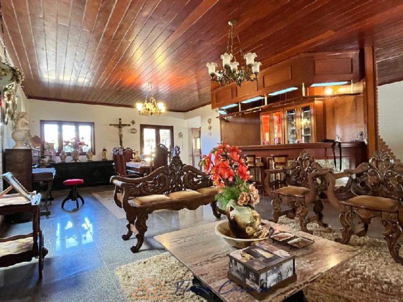 CASA PRÓXIMO AO CENTRO