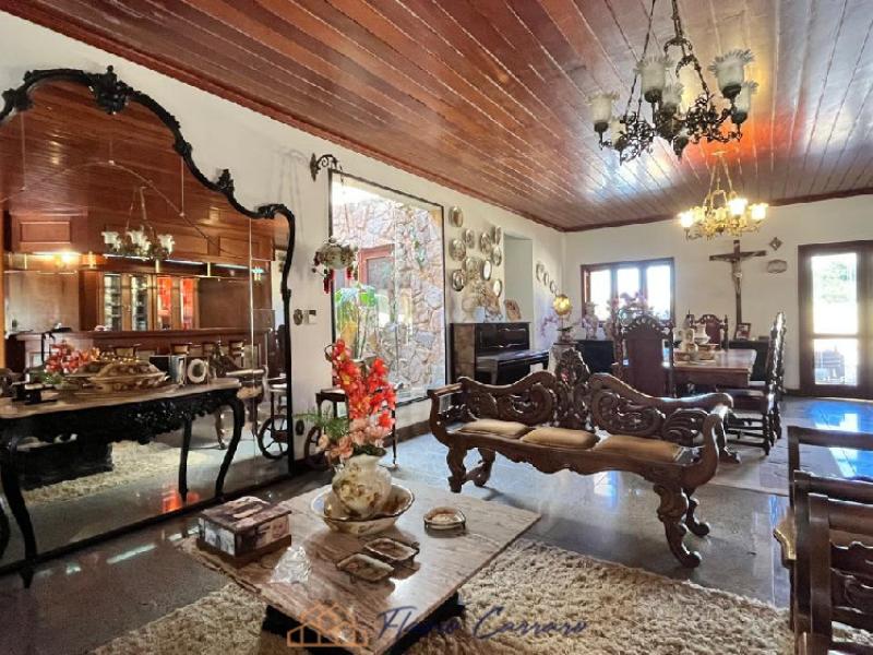 CASA PRÓXIMO AO CENTRO