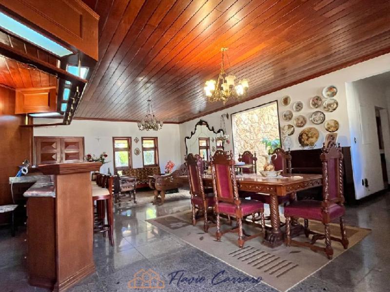 CASA PRÓXIMO AO CENTRO