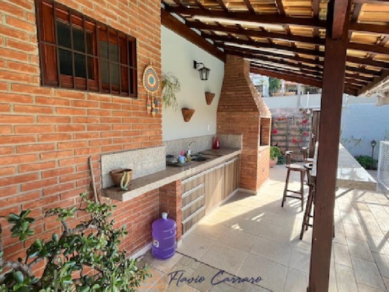 CASA PRÓXIMO AO CENTRO