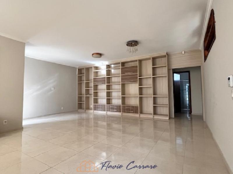 CASA PRÓXIMO AO CENTRO